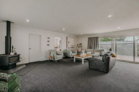 Photo of property in 35 Stillwater Place, Westbrook, Palmerston North, 4412