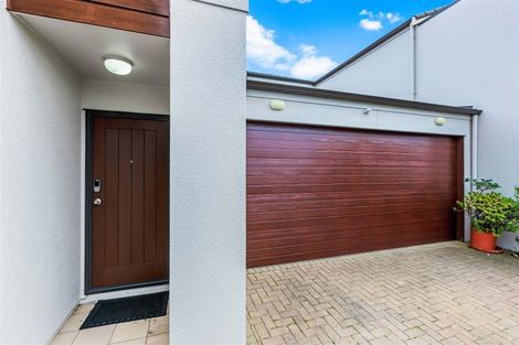 Photo of property in 9 Spalding Rise, Golflands, Auckland, 2013