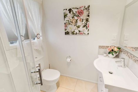 Photo of property in 98 Rosalie Terrace, Kelvin Grove, Palmerston North, 4414