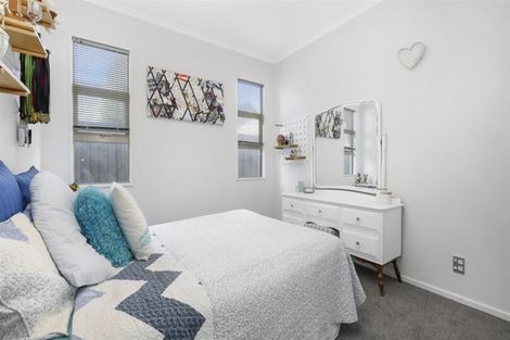 Photo of property in 17 Bottle Lake Drive, Parklands, Christchurch, 8083