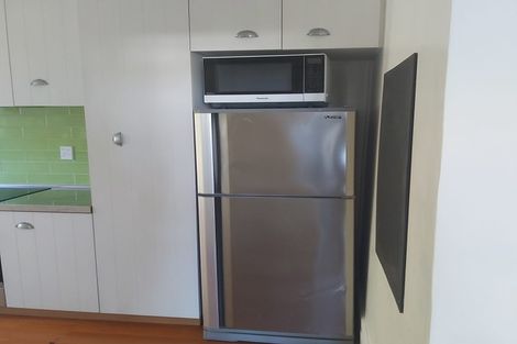 Photo of property in 2 Hinemoa Street, Birkenhead, Auckland, 0626