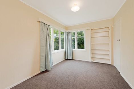 Photo of property in 46 Miles Crescent, Newlands, Wellington, 6037