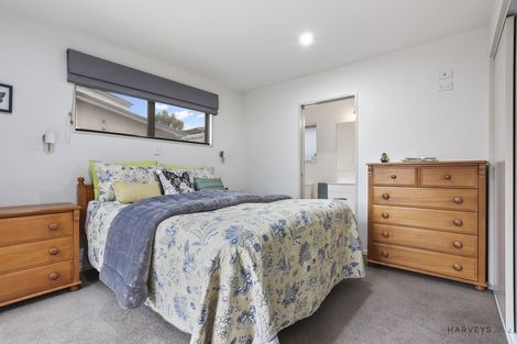 Photo of property in 48 Godley Road, Green Bay, Auckland, 0604