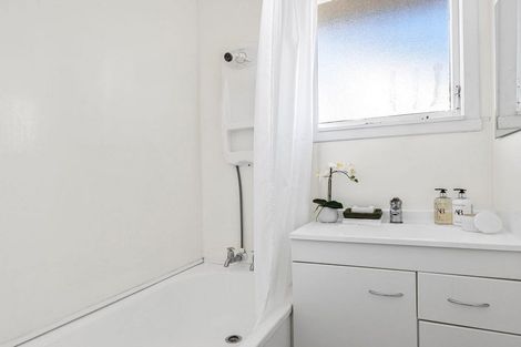 Photo of property in 2/180 Lyttelton Street, Spreydon, Christchurch, 8024