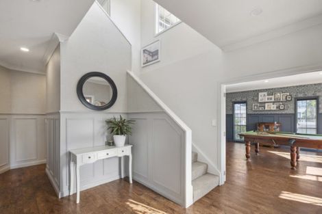 Photo of property in 2 Rika Place, Kawaha Point, Rotorua, 3010