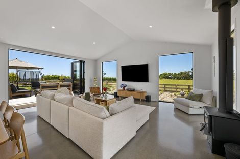 Photo of property in 589 Kent Road, Korito, New Plymouth, 4371