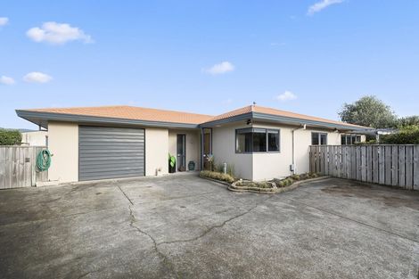 Photo of property in 18 Robert Grove, Paraparaumu, 5032