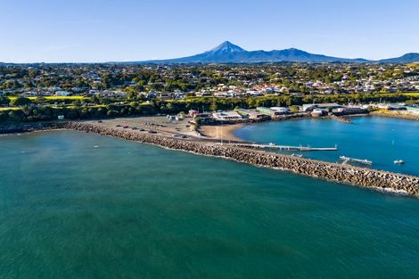 Photo of property in 38 Birdwood Avenue, Moturoa, New Plymouth, 4310