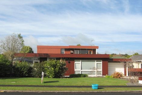 Photo of property in 2/52 Ray Small Drive, Pahurehure, Papakura, 2113