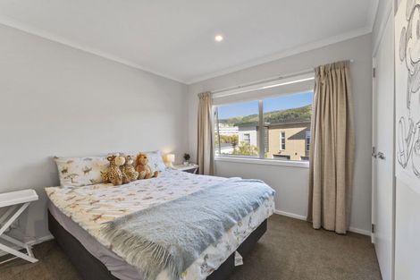 Photo of property in 30 Bluff Road, Kenepuru, Porirua, 5022