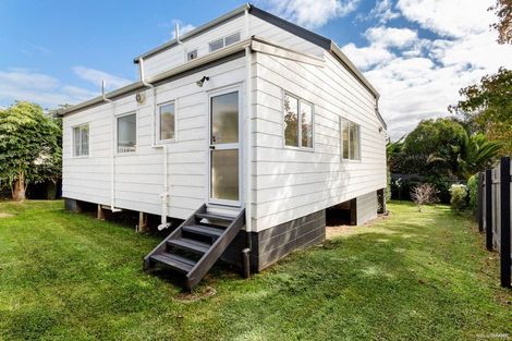 Photo of property in 2/12 Taynith Place, Glenfield, Auckland, 0629