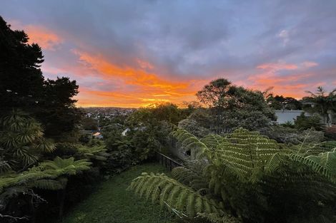 Photo of property in 1/38 Carlisle Road, Browns Bay, Auckland, 0630
