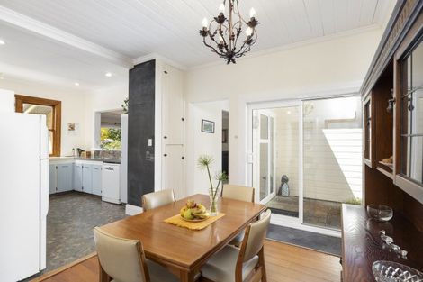 Photo of property in 190 Regent Street, Martinborough, 5711