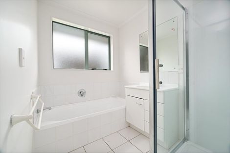 Photo of property in 6/72 Swanson Road, Henderson, Auckland, 0610