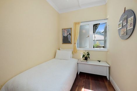 Photo of property in 2/33a Glen Road, Stanley Point, Auckland, 0624