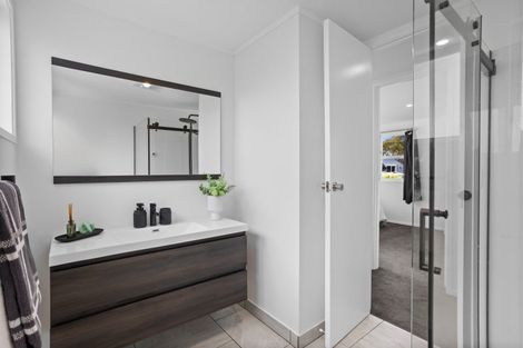 Photo of property in 20 Great North Road, Riverhead, 0820