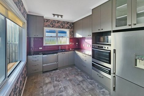 Photo of property in 25 Manuka Street, Stokes Valley, Lower Hutt, 5019