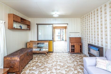 Photo of property in 3 Titoki Street, Castlecliff, Whanganui, 4501