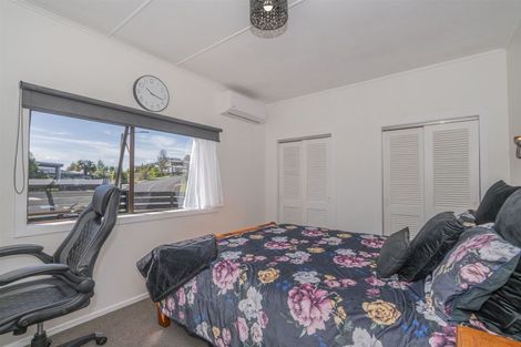Photo of property in 2 Ridge Road, Tairua, 3508