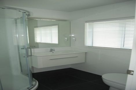 Photo of property in 20 Papa Orchard Drive, Kumeu, 0810