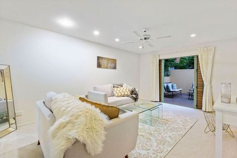 Photo of property in 28 Parkwood Crescent, Gulf Harbour, Whangaparaoa, 0930