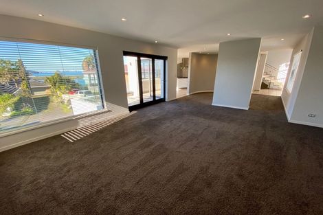 Photo of property in 49a Renoir Street, West Harbour, Auckland, 0618