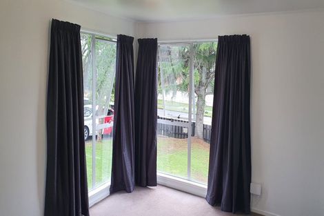 Photo of property in 19 Becker Drive, Weymouth, Auckland, 2103