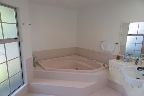 Photo of property in 17 Churchill Place, Waimate, 7924