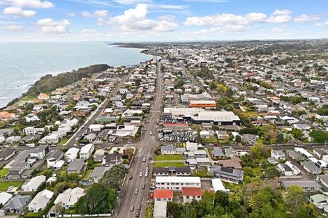 Photo of property in 355 Saint Aubyn Street, Moturoa, New Plymouth, 4310