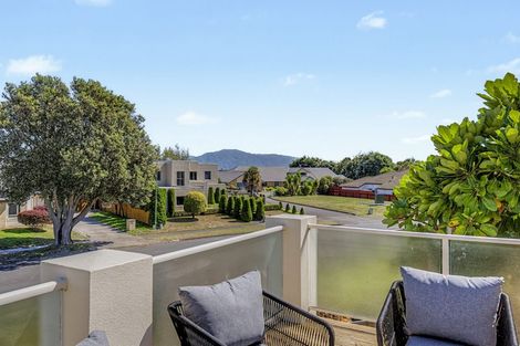 Photo of property in 127 Milne Drive, Paraparaumu, 5032