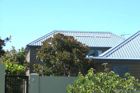 Photo of property in 2 Wilding Avenue, Northcote Point, Auckland, 0627
