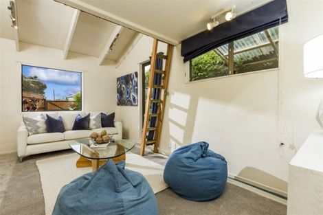 Photo of property in 9a Hanlon Crescent, Narrow Neck, Auckland, 0624