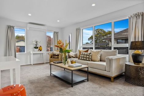 Photo of property in 15a Monteath Place, Redwood, Christchurch, 8051