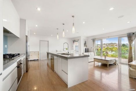 Photo of property in 36 Sohlue Place, Oteha, Auckland, 0632