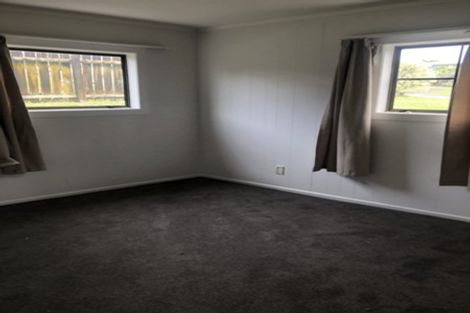 Photo of property in 24 Neil Avenue, Te Atatu Peninsula, Auckland, 0610