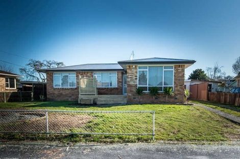 Photo of property in 15 Thornton Place, Melville, Hamilton, 3206