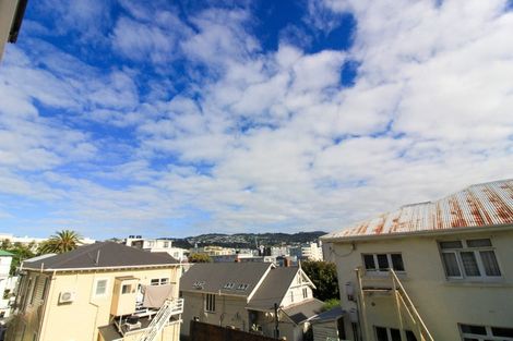 Photo of property in 5 Hawker Street, Mount Victoria, Wellington, 6011