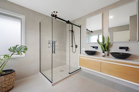 Photo of property in 1/25 Seymour Road, Mellons Bay, Auckland, 2014