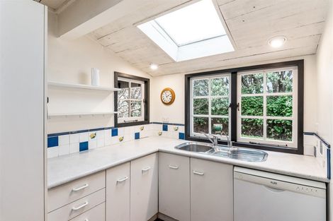 Photo of property in 1 Kohutuhutu Road, Raumati Beach, Paraparaumu, 5032