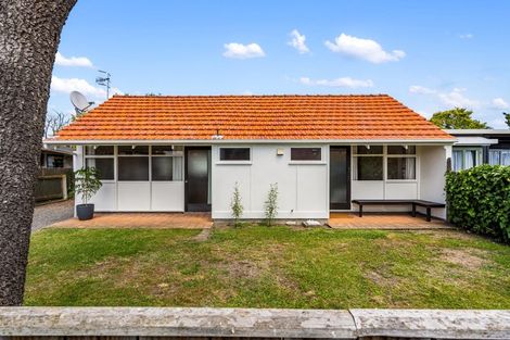 Photo of property in 206 Knight Street, Hastings, 4122