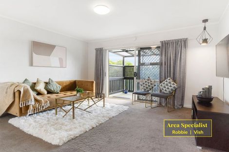 Photo of property in 2/94 Lynwood Road, New Lynn, Auckland, 0600