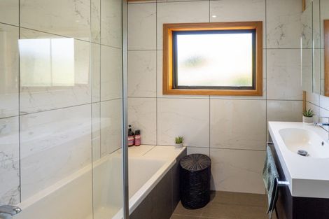 Photo of property in 3 Silverbirch Lane, Duvauchelle, 7581