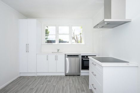 Photo of property in 1/494 Swanson Road, Ranui, Auckland, 0612