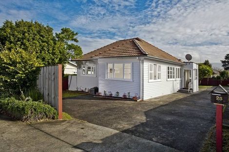 Photo of property in 25 Esmonde Road, Takapuna, Auckland, 0622