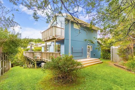 Photo of property in 16 Donald Place, Stillwater, Silverdale, 0993