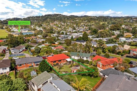 Photo of property in 79 Lantana Road, Green Bay, Auckland, 0604