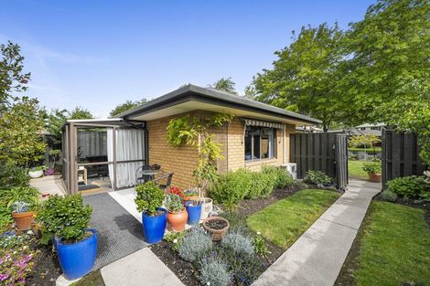 Photo of property in 5 Villa Grove, Ilam, Christchurch, 8041