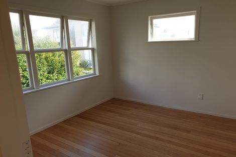 Photo of property in 21 Linwood Avenue, Forrest Hill, Auckland, 0620