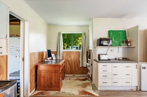 Photo of property in 37 Banks Street, Tolaga Bay, 4077