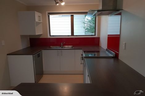 Photo of property in 33 Hobsonville Road, West Harbour, Auckland, 0618